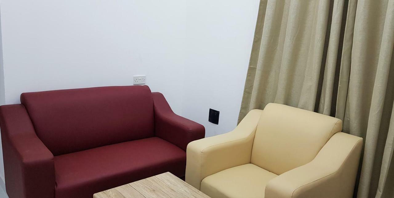الشقق الفندقية الدقمفي  أجنحة دمب المظهر الخارجي الصورة